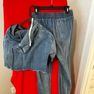 Brand: Hot & Delicious                         Size: Large (Blue)